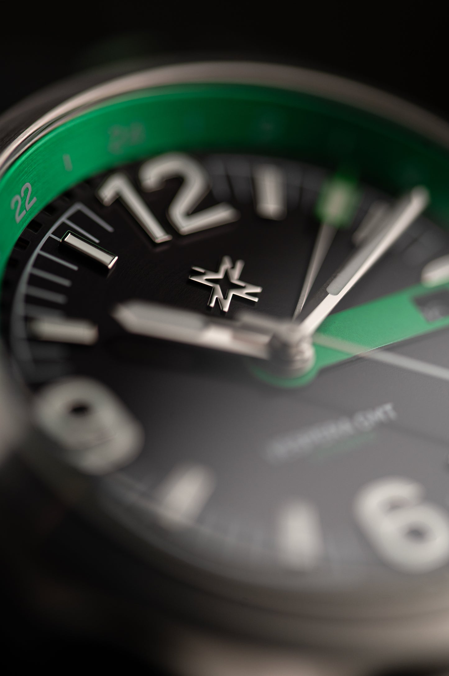 Vespera GMT Green