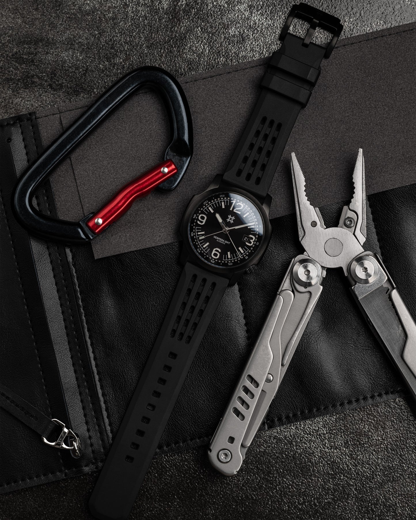 Vespera GMT Dark